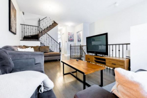 Bright High ceiling Townhouse